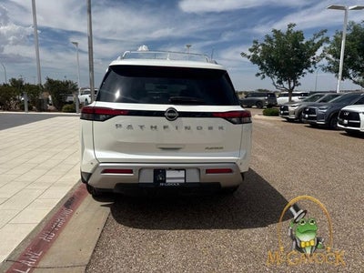 2023 Nissan Pathfinder Platinum