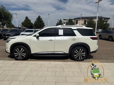 2023 Nissan Pathfinder Platinum