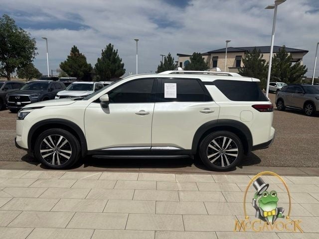 2023 Nissan Pathfinder Platinum