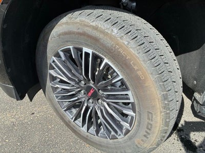 2025 GMC Yukon Elevation