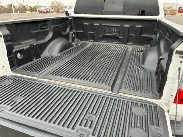 2022 Nissan Titan SV