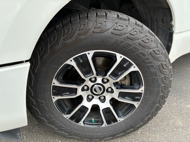 2022 Nissan Titan SV