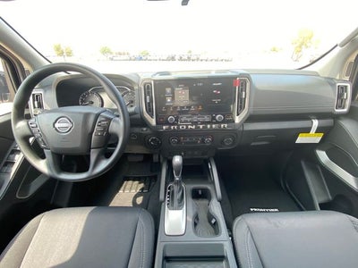 2025 Nissan Frontier SV