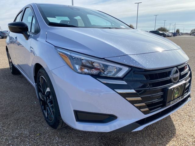 2025 Nissan Versa 1.6 SR