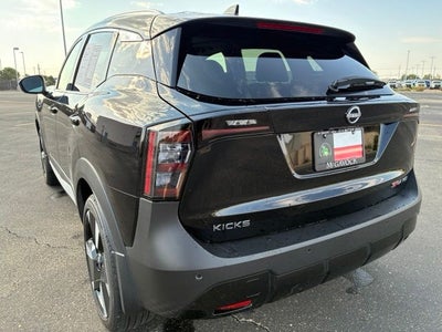2025 Nissan Kicks SR