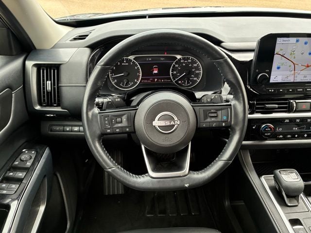 2022 Nissan Pathfinder SL
