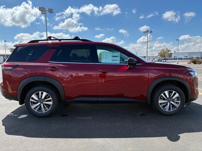 2026 Nissan Pathfinder SL
