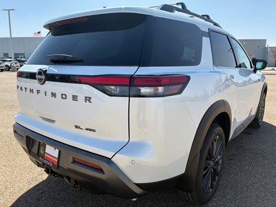 2026 Nissan Pathfinder SL