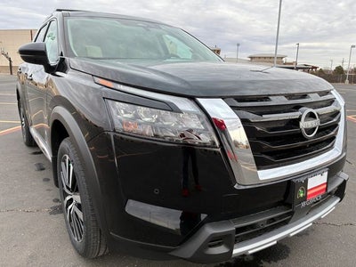 2025 Nissan Pathfinder Platinum