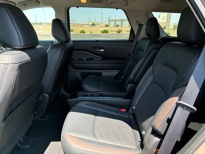 2023 Nissan Pathfinder Platinum