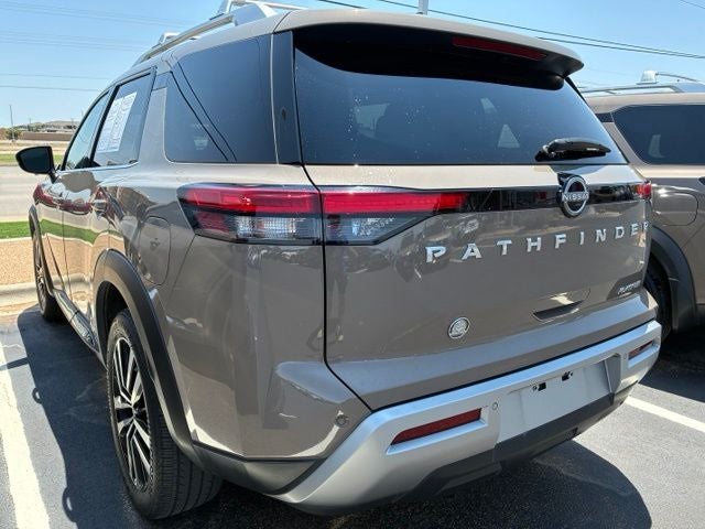 2023 Nissan Pathfinder Platinum