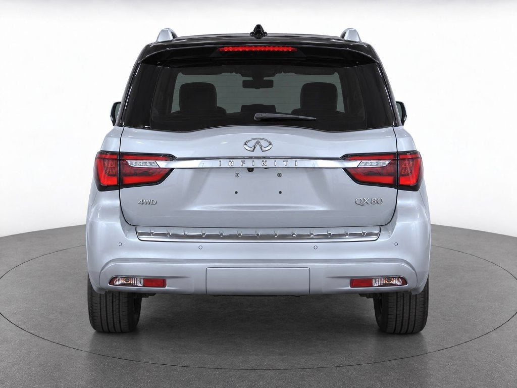 2023 INFINITI QX80 LUXE