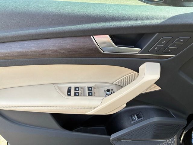 2023 Audi Q5 45 S line Premium quattro