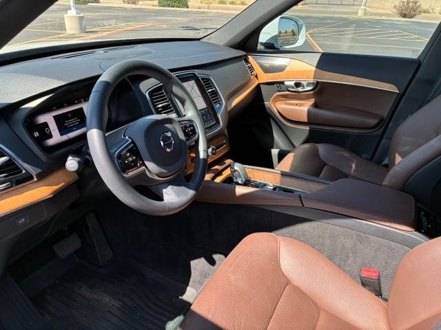 2024 Volvo XC90 B5 Plus