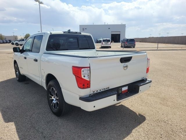 2022 Nissan Titan SV