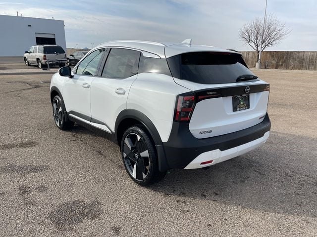 2025 Nissan Kicks SR