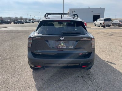 2025 Nissan Kicks SR