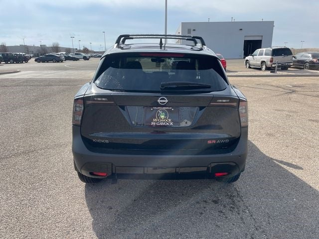 2025 Nissan Kicks SR