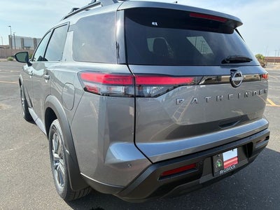2026 Nissan Pathfinder SV