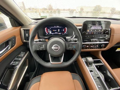 2025 Nissan Pathfinder Platinum