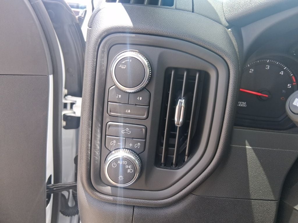 2025 GMC Sierra HD Pro