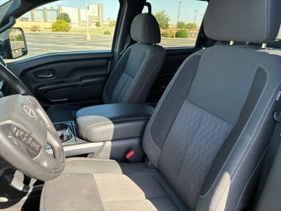 2023 Nissan Titan SV