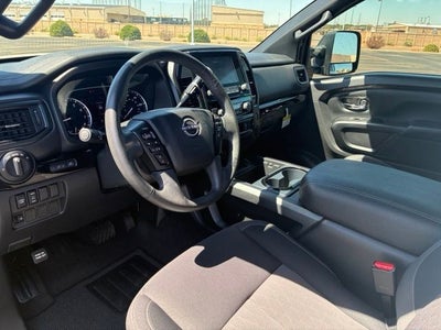 2024 Nissan Titan SV
