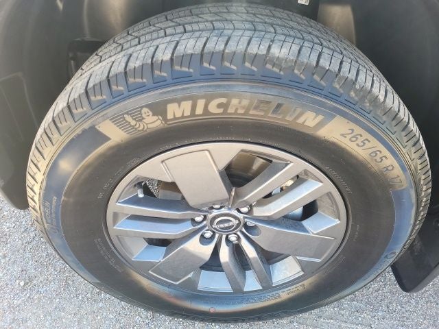 2025 Nissan Frontier SV