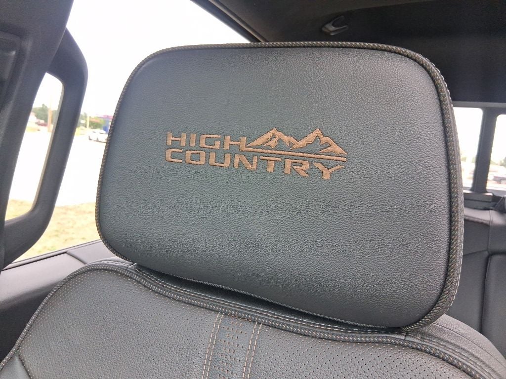 2022 Chevrolet Silverado High Country
