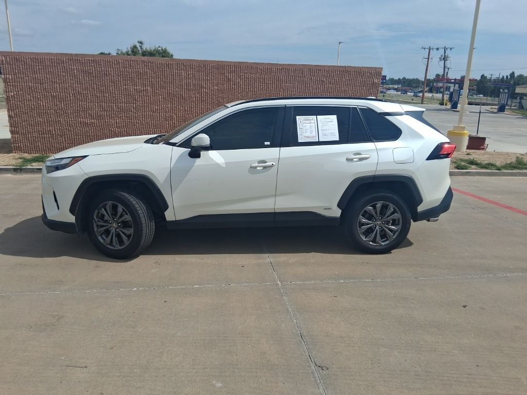 2022 Toyota RAV4 Hybrid XLE Premium