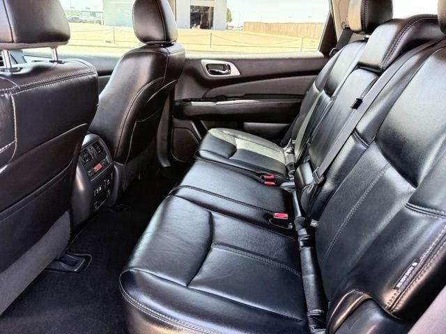 2020 Nissan Pathfinder SL