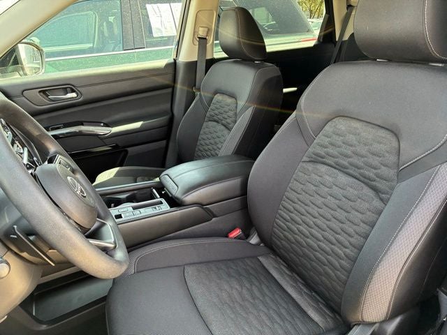 2022 Nissan Pathfinder S