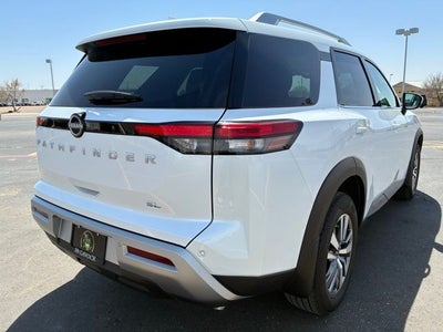 2025 Nissan Pathfinder SL