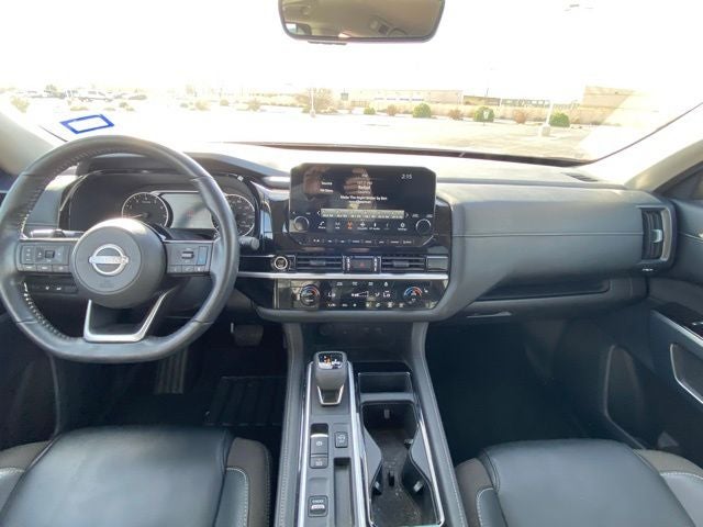 2024 Nissan Pathfinder SL