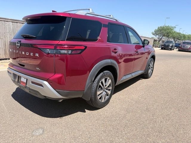 2023 Nissan Pathfinder SL