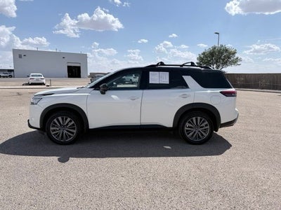 2023 Nissan Pathfinder SL