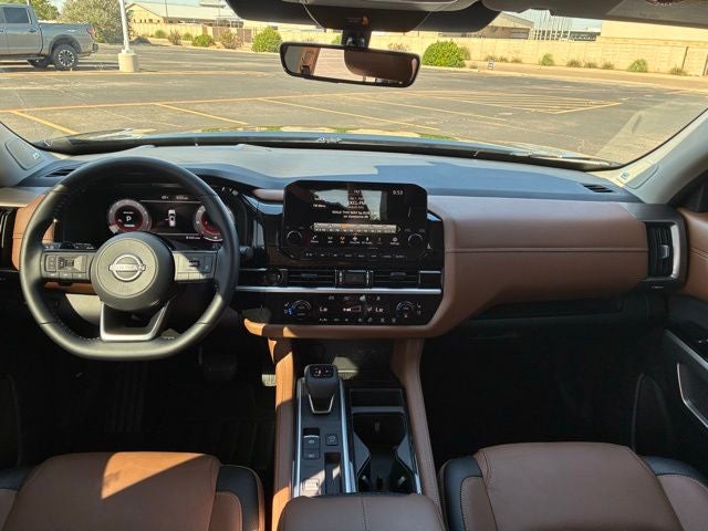 2025 Nissan Pathfinder Platinum