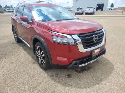 2023 Nissan Pathfinder Platinum