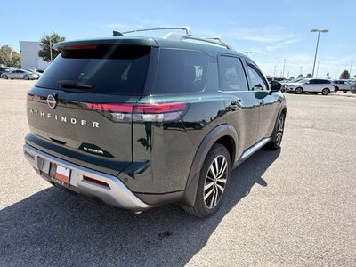 2023 Nissan Pathfinder Platinum