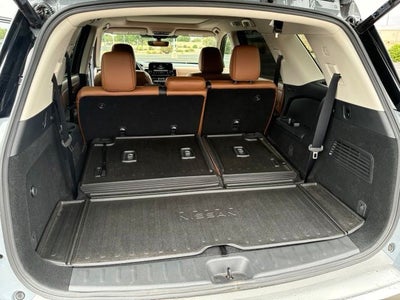 2023 Nissan Pathfinder Platinum