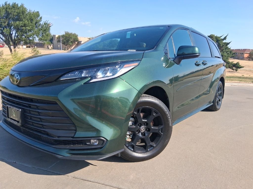 2026 Toyota Sienna Woodland Edition 7 Passenger