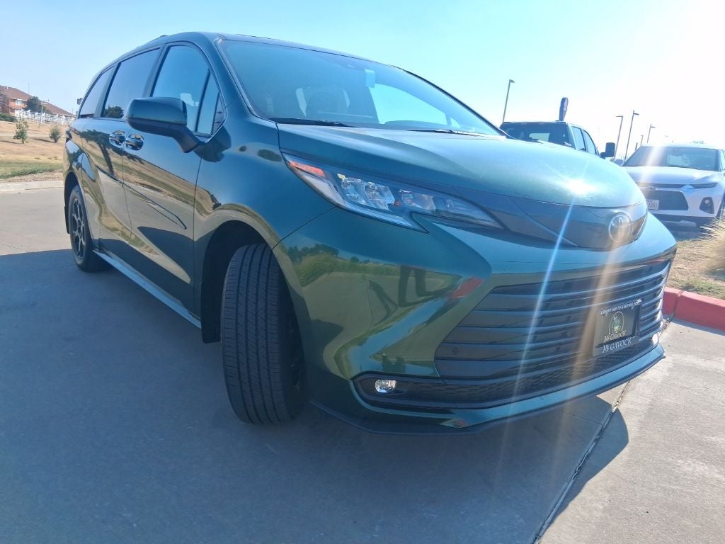 2026 Toyota Sienna Woodland Edition 7 Passenger