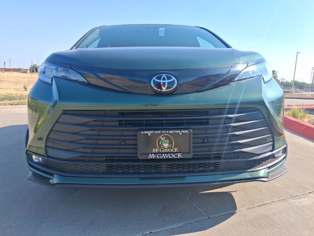 2026 Toyota Sienna Woodland Edition 7 Passenger