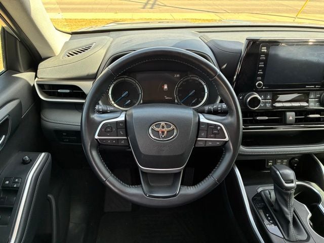2022 Toyota Highlander Hybrid XLE