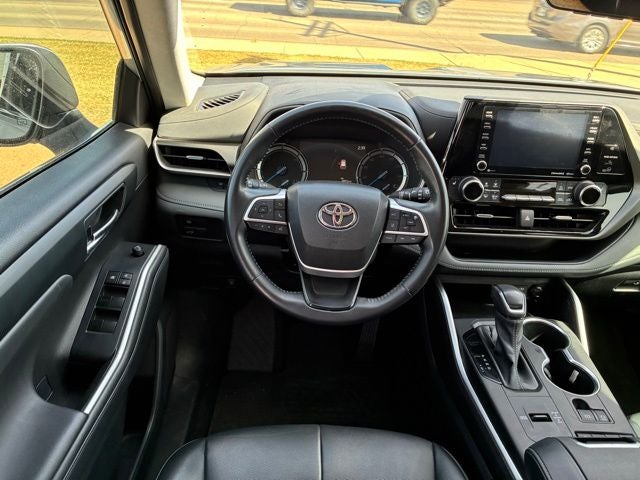 2022 Toyota Highlander Hybrid XLE