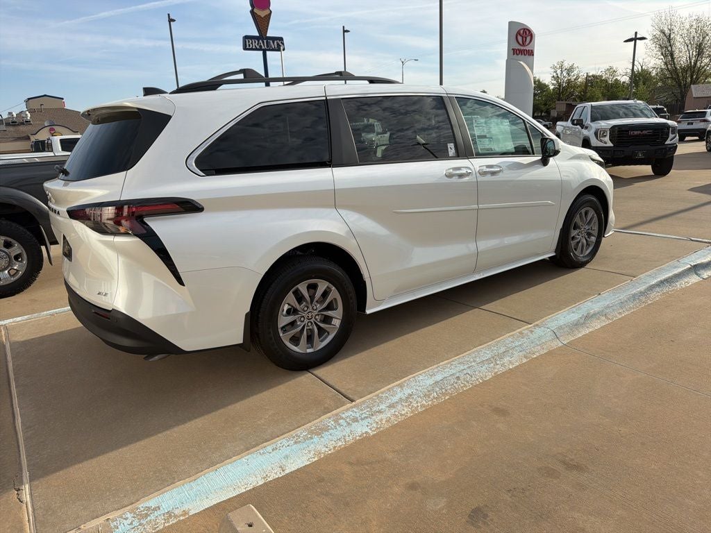 2026 Toyota Sienna XLE