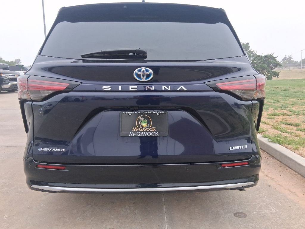 2025 Toyota Sienna Limited 7 Passenger