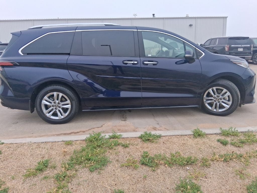 2025 Toyota Sienna Limited 7 Passenger