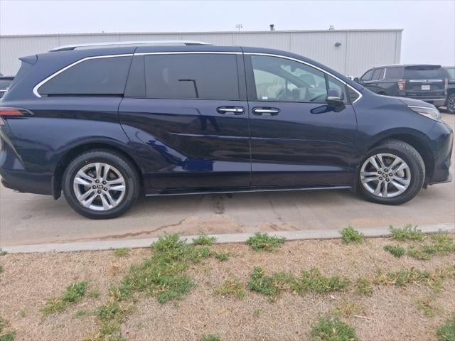 2025 Toyota Sienna Limited 7 Passenger