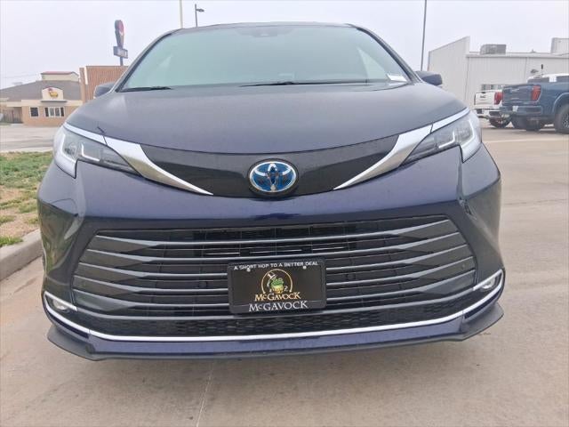2025 Toyota Sienna Limited 7 Passenger
